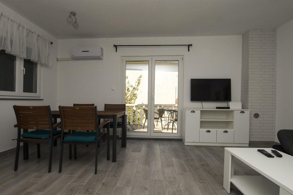 Apartment Jure Слатине Екстер'єр фото