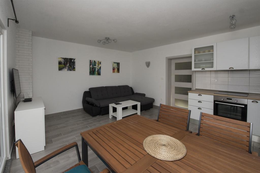 Apartment Jure Слатине Екстер'єр фото